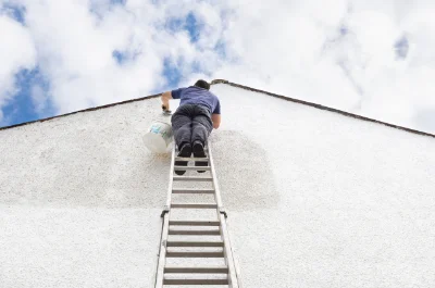 Peinture extérieure à la Chapelle-du-Bourgay — façades et ravalement